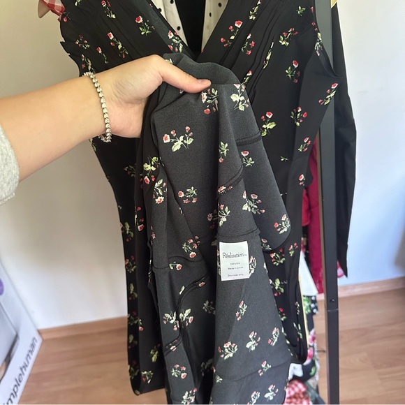 Realisation Par the Ivy Black Floral dress in Posy Size S🖤 - Picture 8 of 11